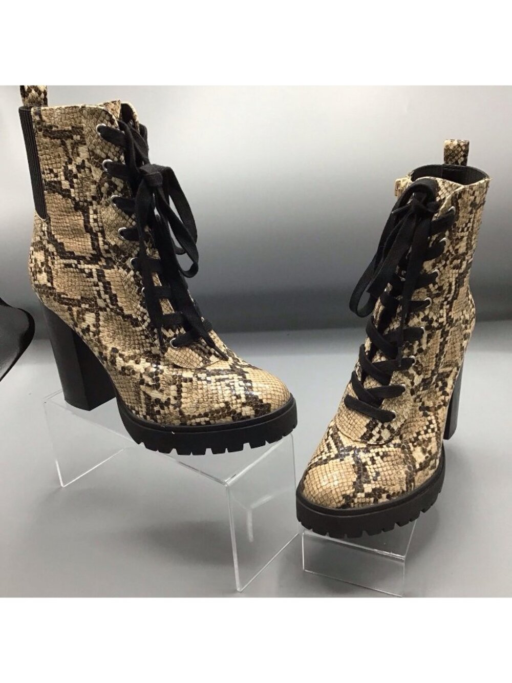 Steve Madden Latch Womens Size 8M Snake Print Platform Block Heel Ankle Boots